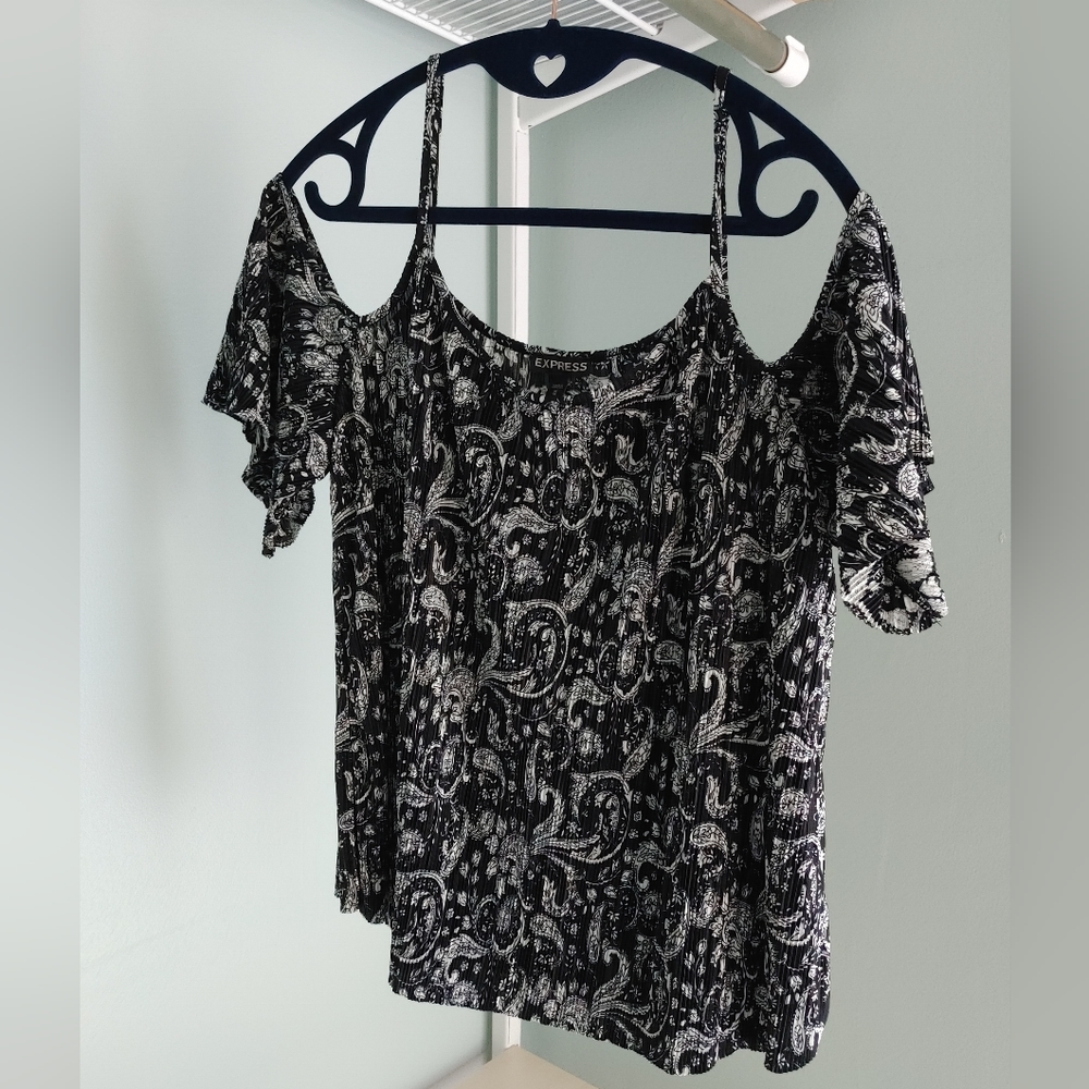 Express paisley print cold shoulder pleated top - Picture 1 of 7